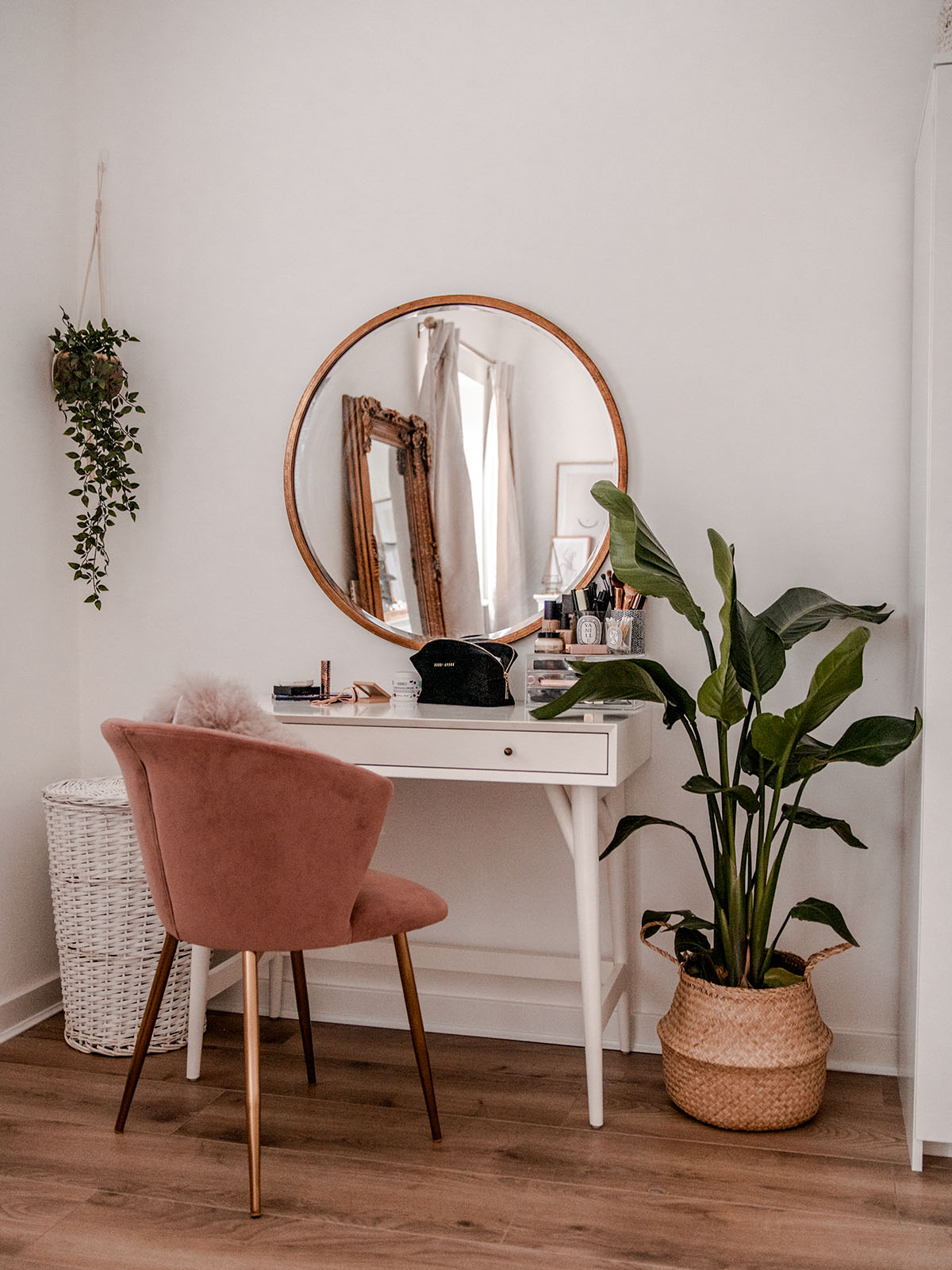 vanity bedroom details room inspiration interior inspo home homeware bedroom inspiration room details