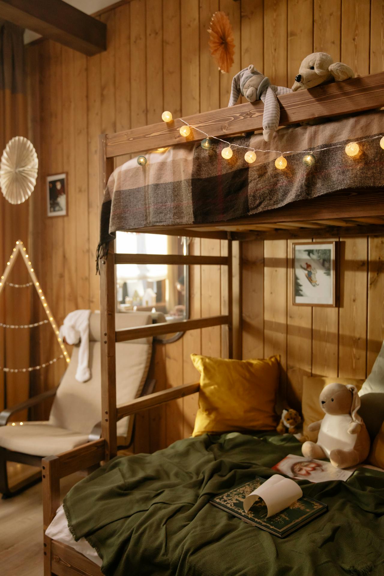 4 Ways To Make Your Bedroom Feel Extra Cosy This Christmas.