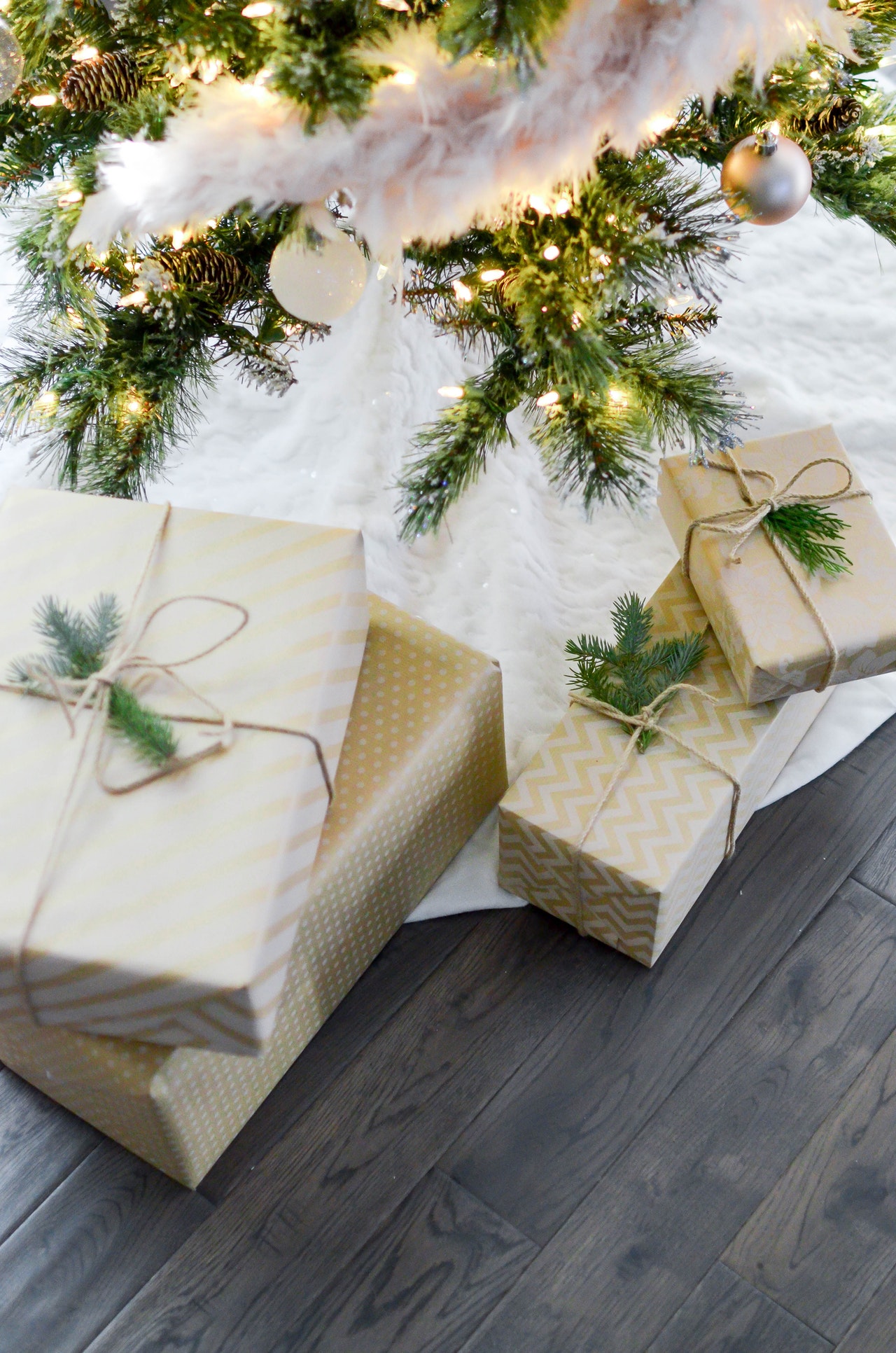 Christmas Gift Ideas For Far Away Family Members.