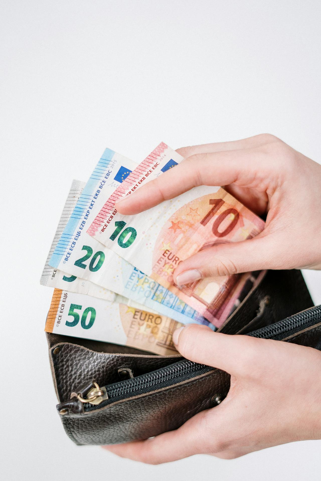 Managing Your Finances Over The Festive Period.