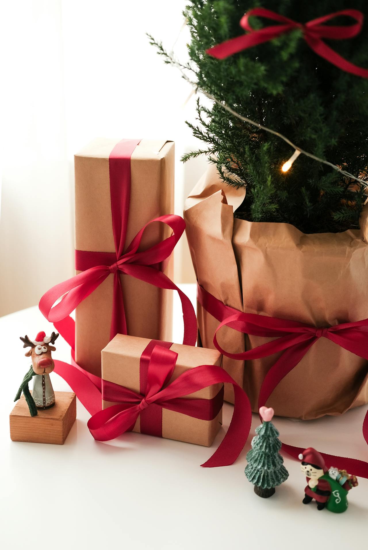 Elevate Your Corporate Gifting with Exquisite Christmas Hampers.