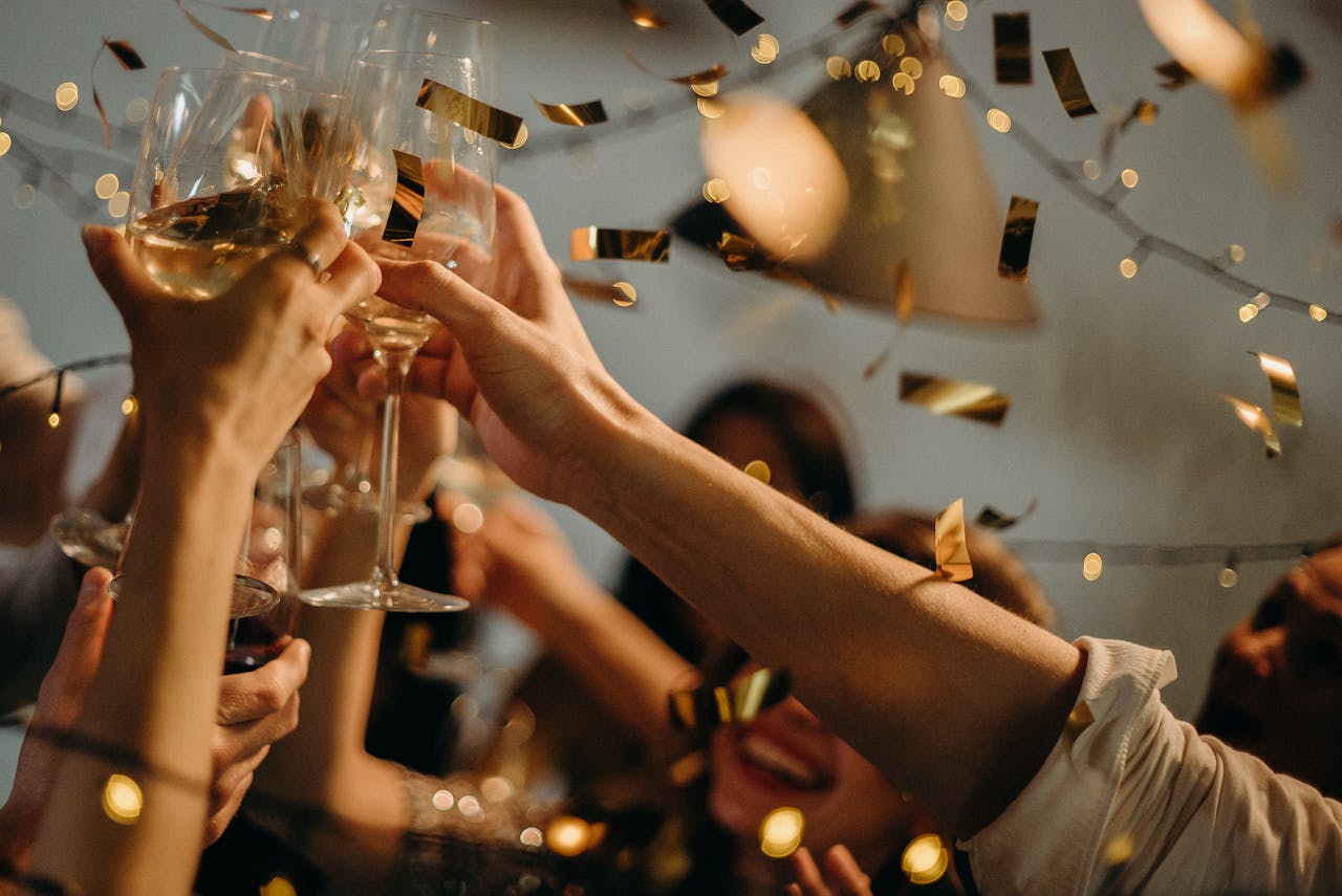   Easy Style Tips For Your Christmas Parties.