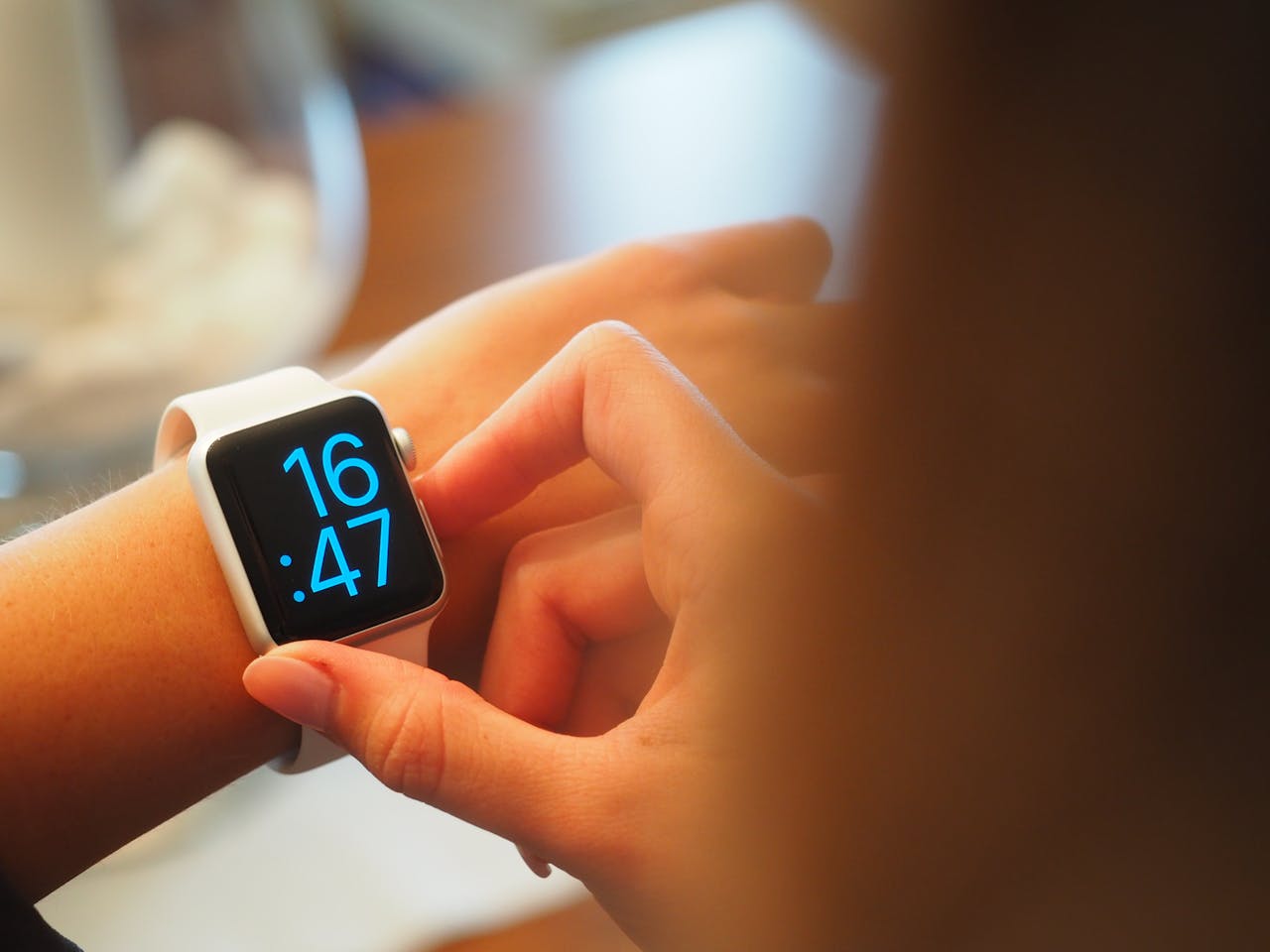 From Workouts to Rest: What Is The Best Smartwatch For Heart Monitoring?