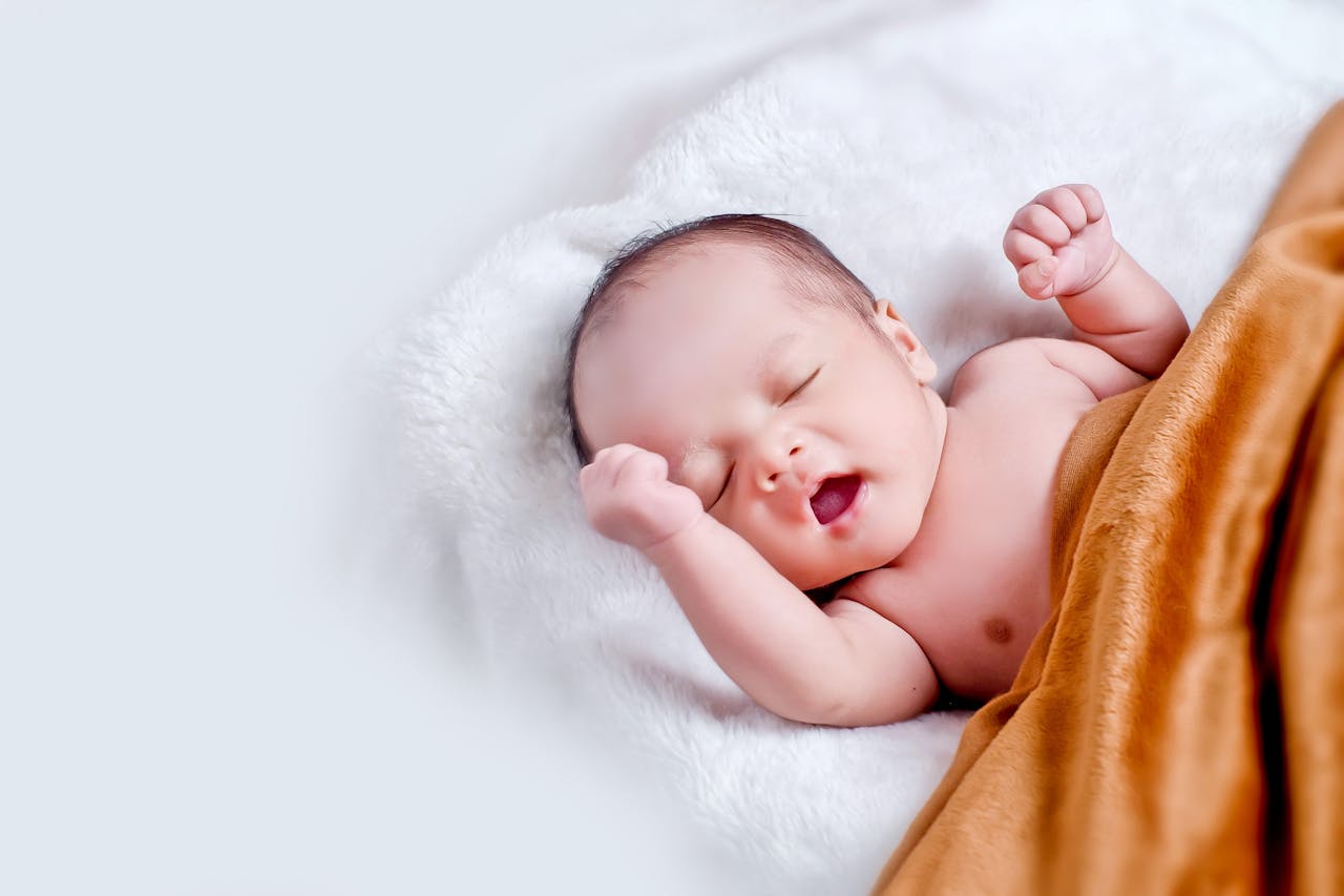 What To Do When Things Are Quiet At Home With Your Newborn.