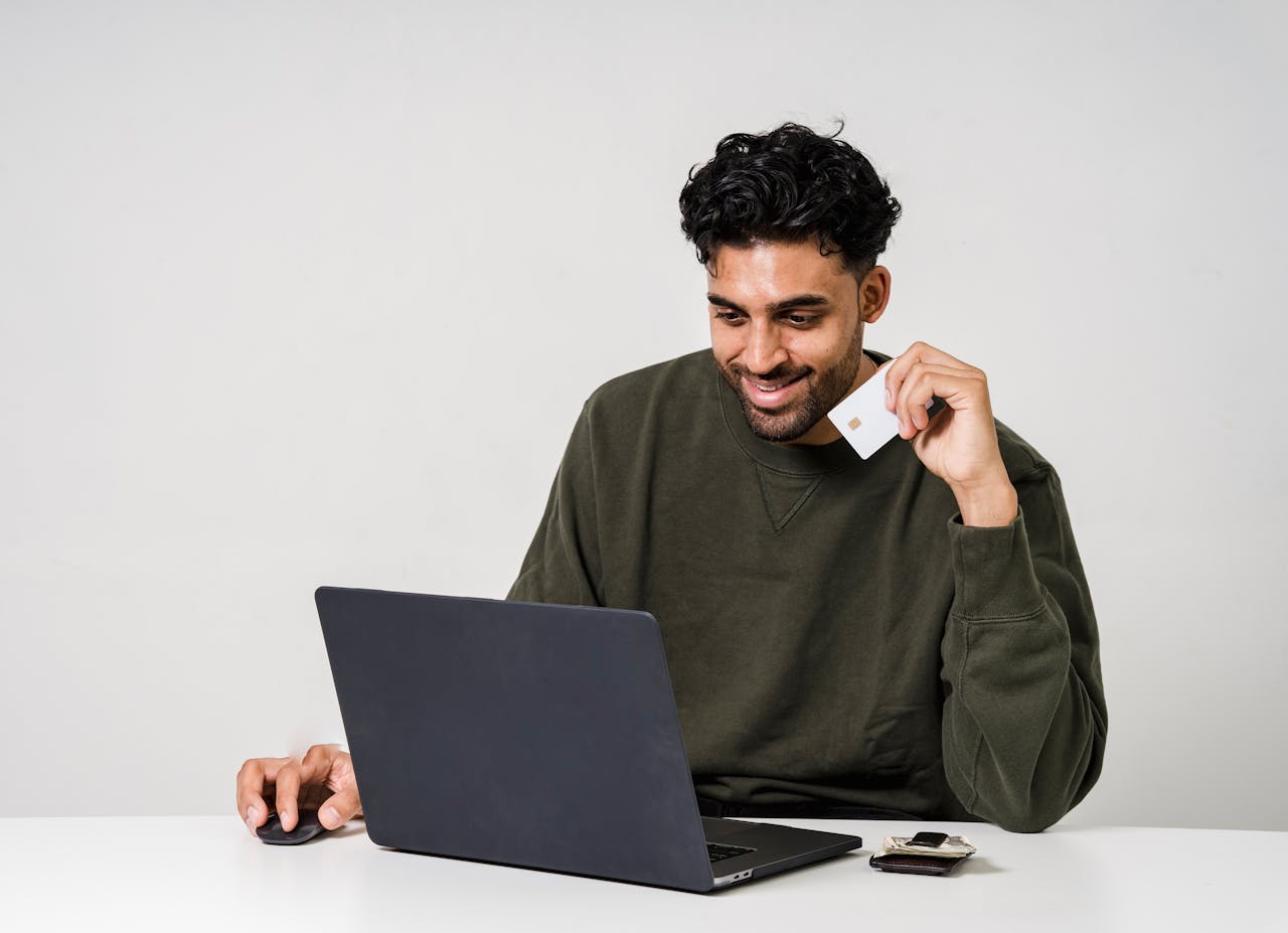7 Everyday Habits To Build A Strong Credit Score.