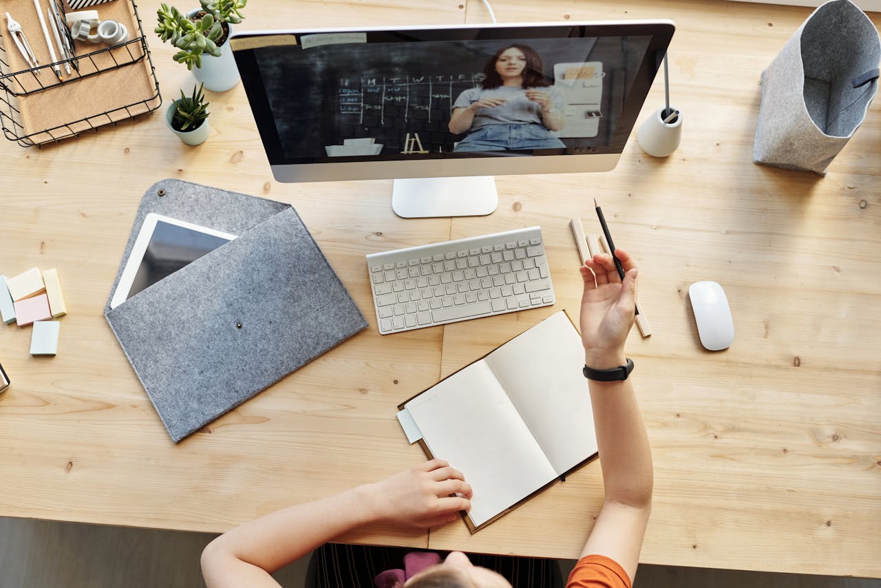 Key Advantages Of Online GCSE English Tutoring In The UK.